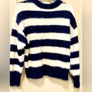 FINAL PRICE💚NWOT A New Day black and white stripe fuzzy crewneck sweater size XS